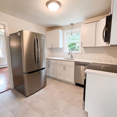 Property photo 2 of 48 Woodlawn St