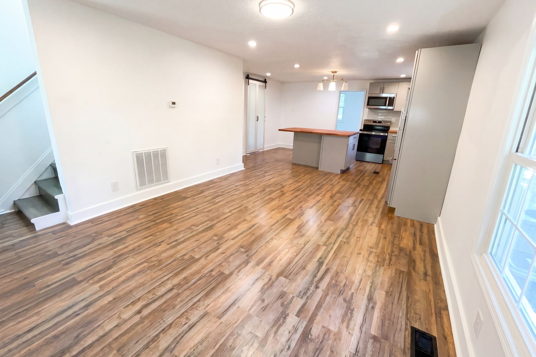 Property photo 3 of 410 Madison St