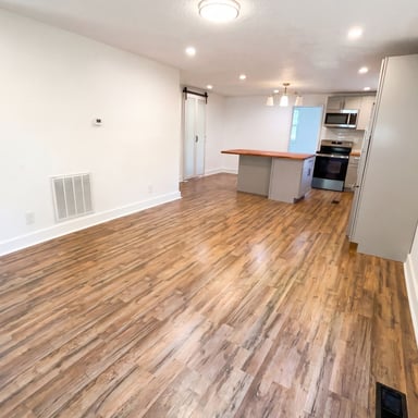 Property photo 3 of 410 Madison St