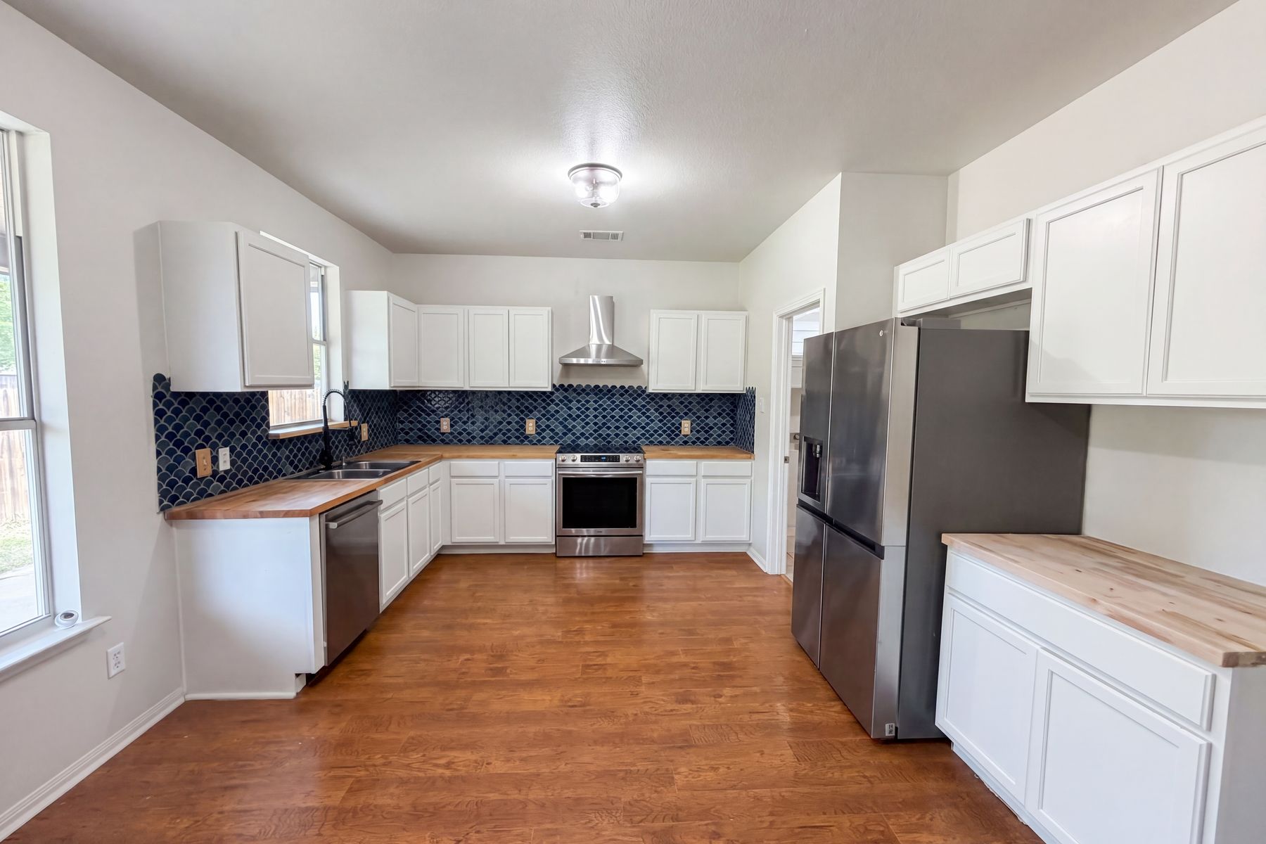 Photo 2 of 19 of 612 Sugar Brook Dr, Temple, TX