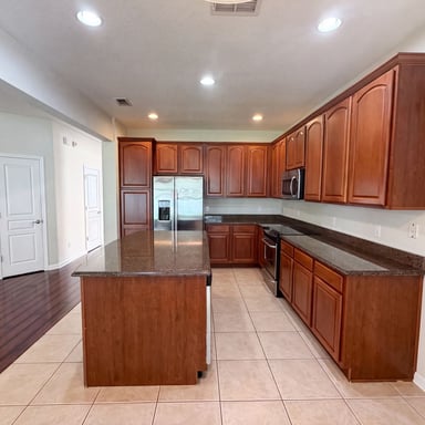 Property photo 2 of 13228 Roskin Ln