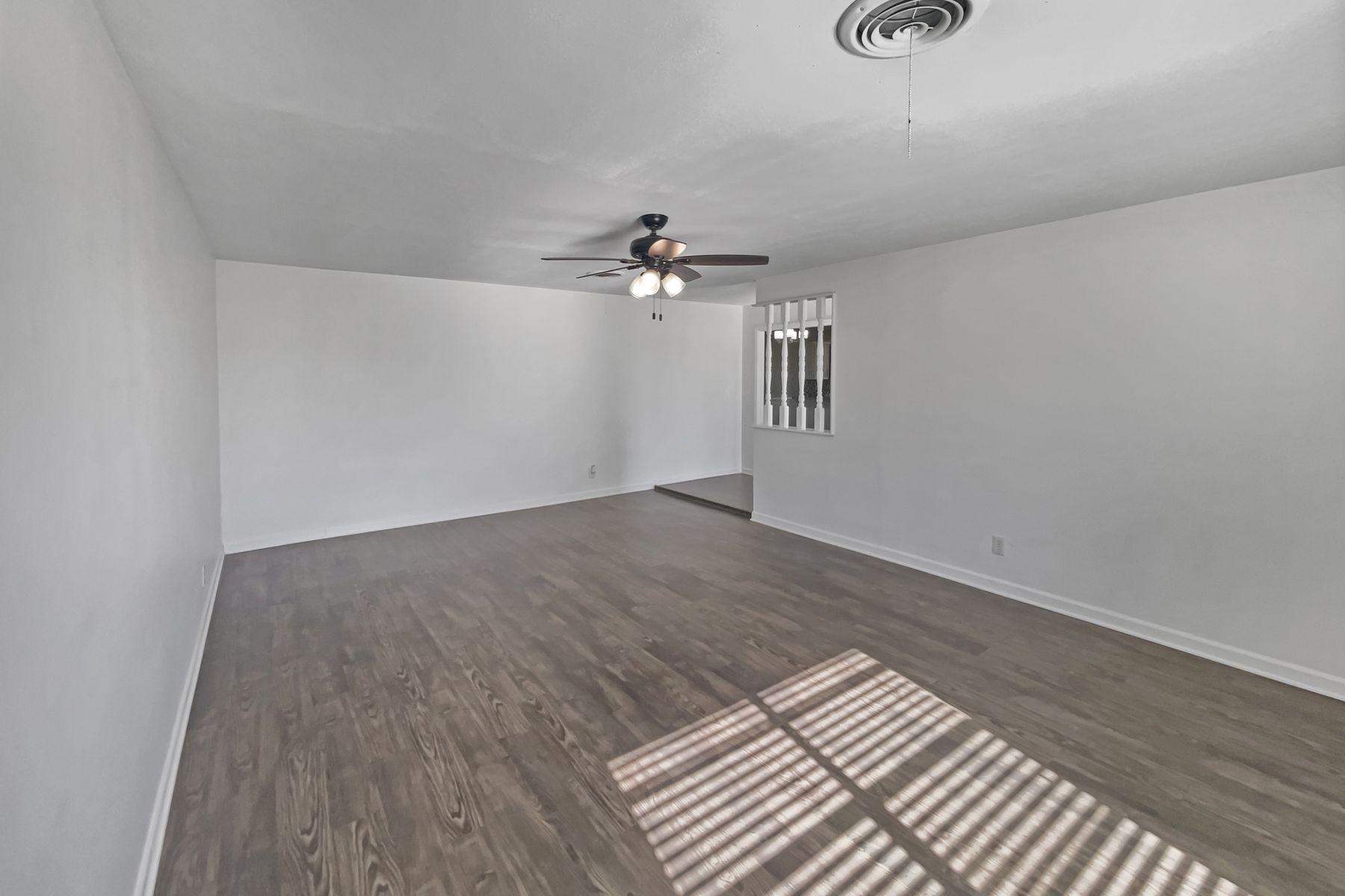 Property photo 3 of 1105 E 17th St