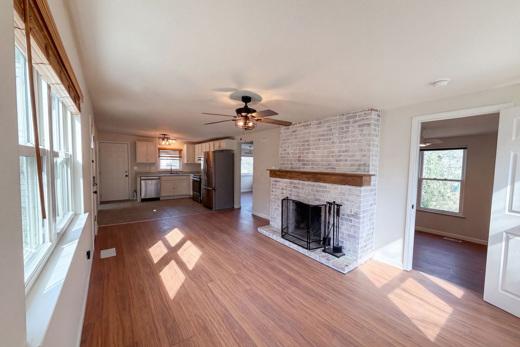 Property photo 3 of 8479 Lake Dr