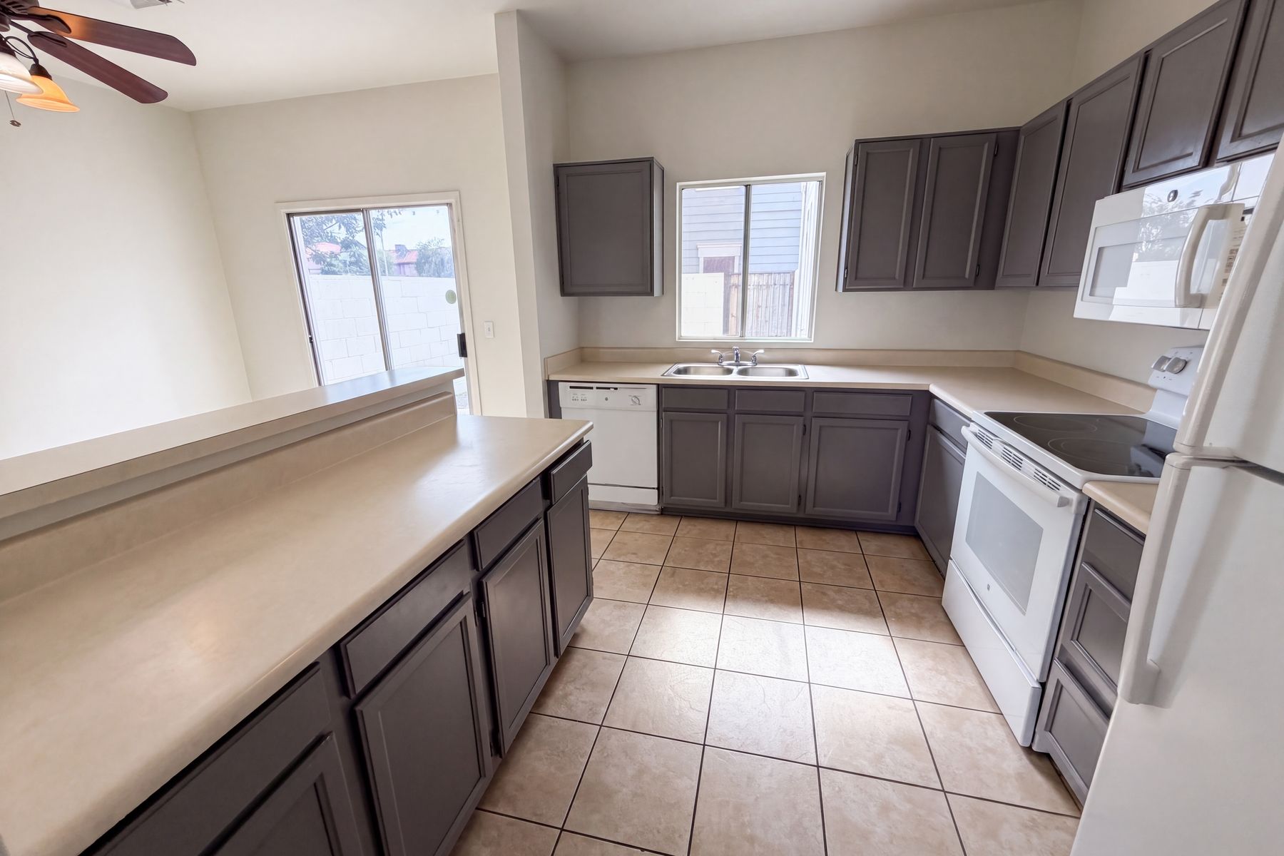 Photo 2 of 19 of 1601 N Saba St, Chandler, AZ