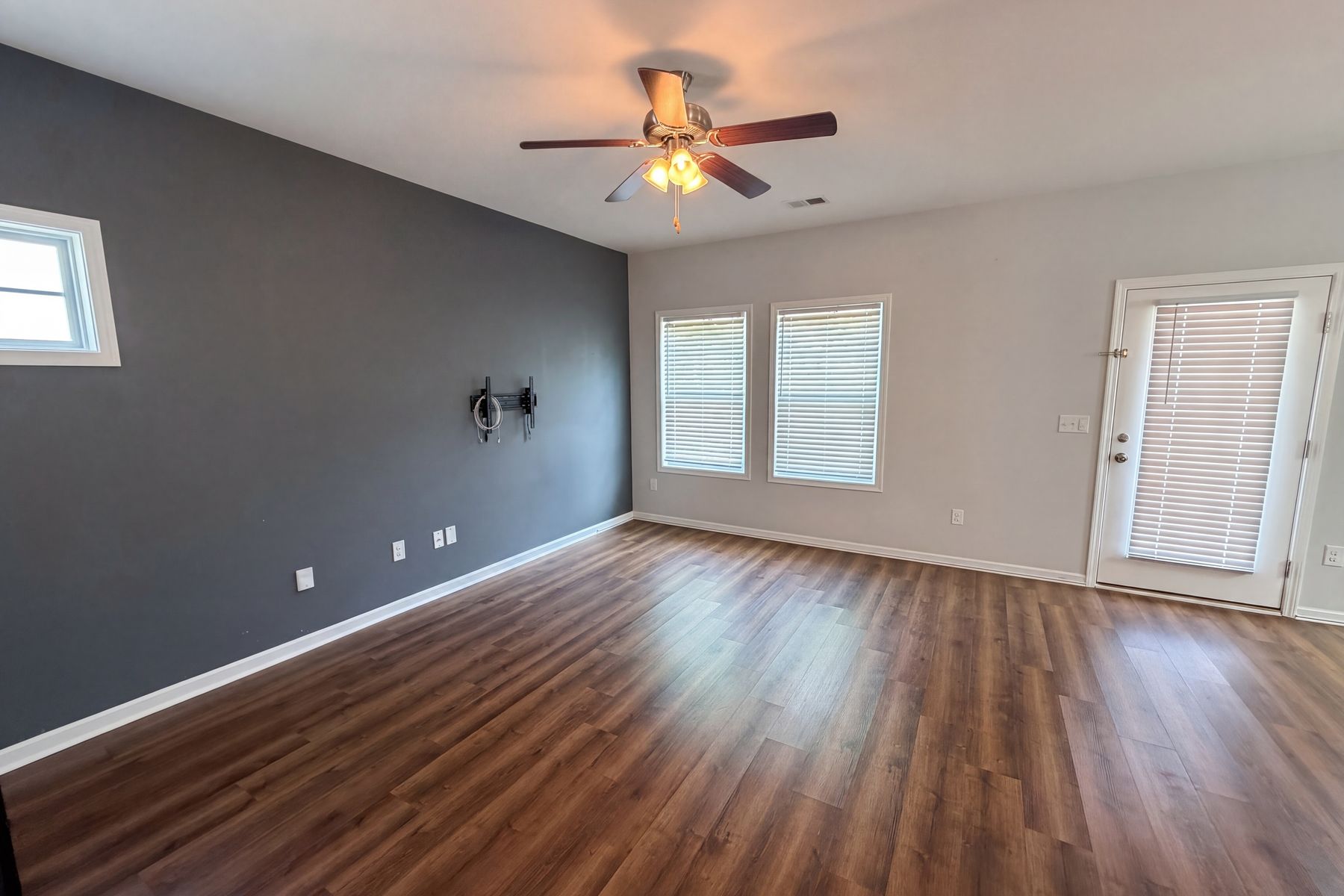 Property photo 3 of 164 Highland Park Ct