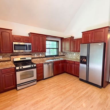 Property photo 2 of 240 Shawna Ln