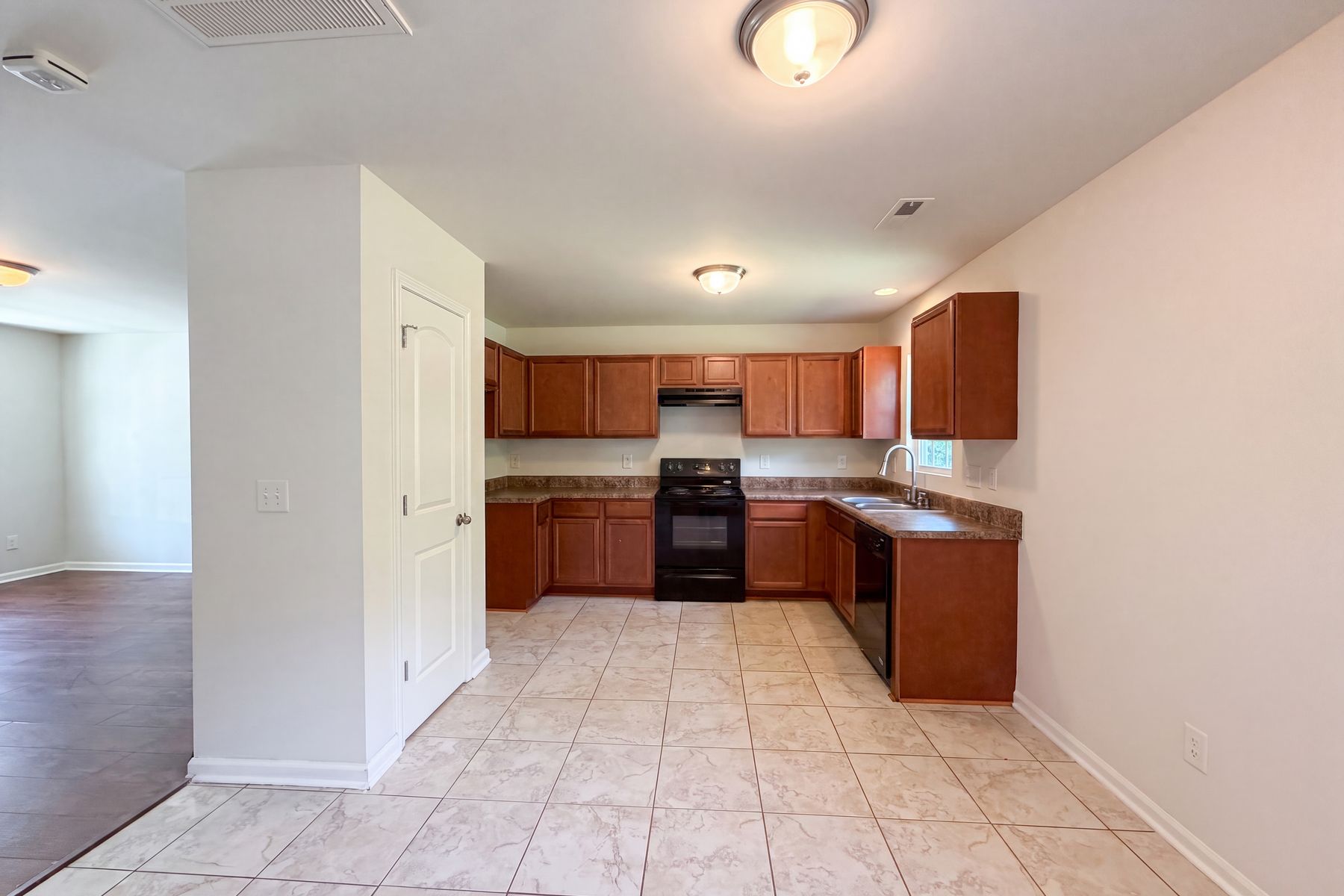 Photo 2 of 24 of 4655 Chapel Ridge Dr, Greensboro, NC