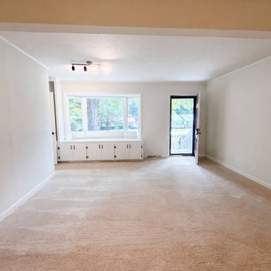 Property photo 3 of 1077 Allendale Cir