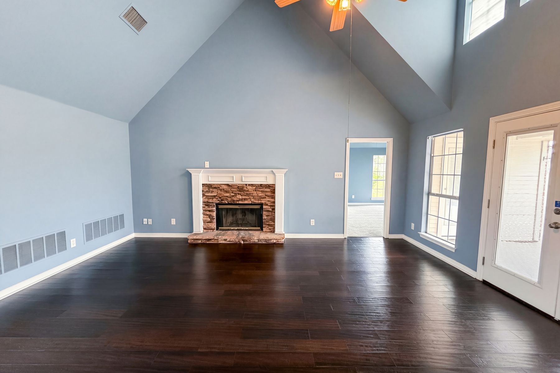 Property photo 3 of 4014 Ovilla Rd