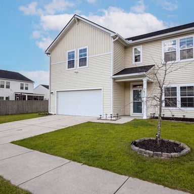 Property photo 1 of 142 Lucca Dr