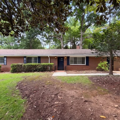 Property photo 1 of 210 Pinewood Ln