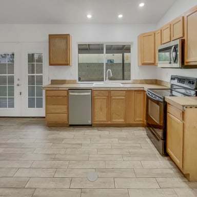 Property photo 2 of 13628 N 40th Dr