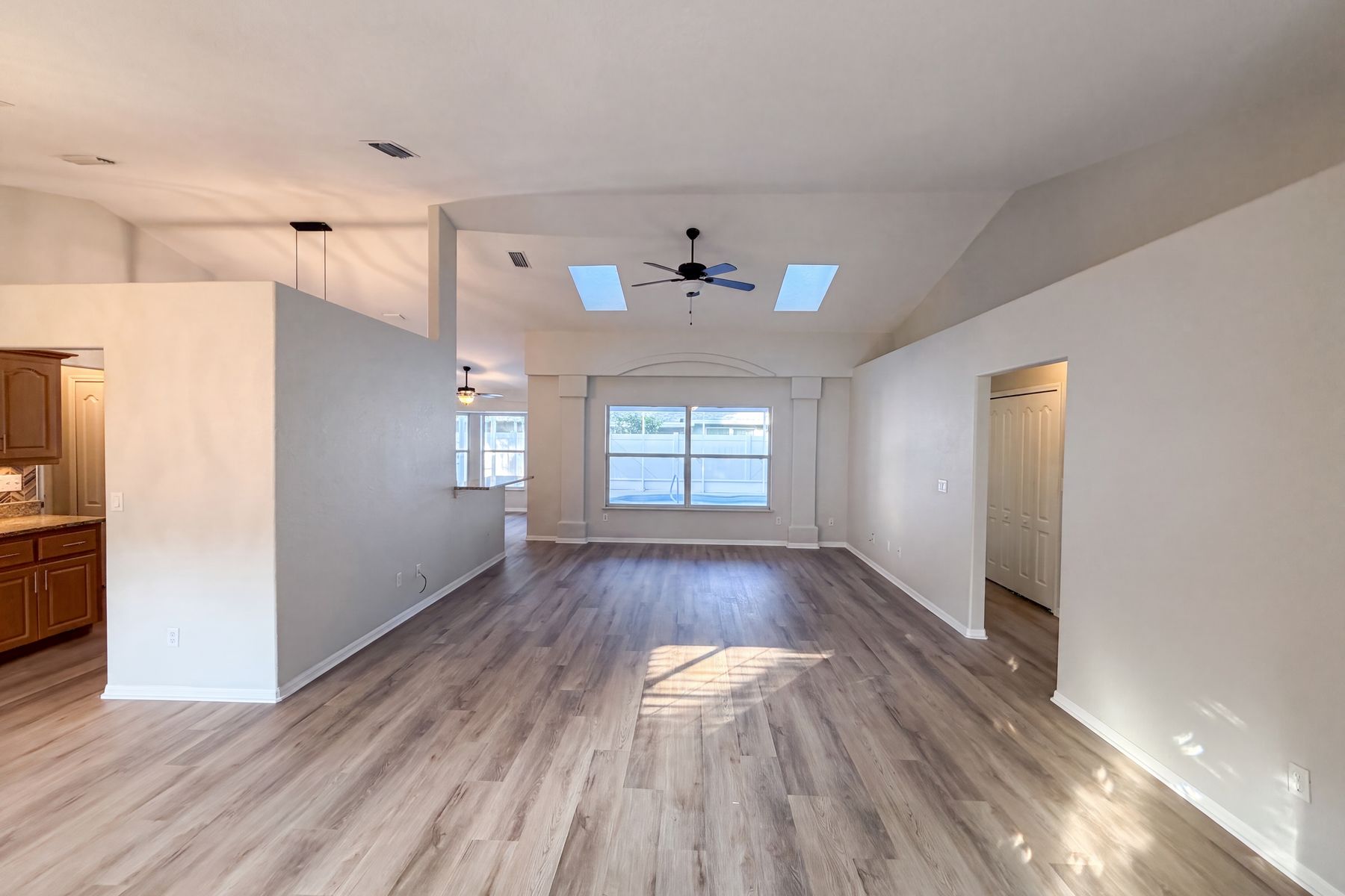 Property photo 3 of 431 Harbour Lights Dr