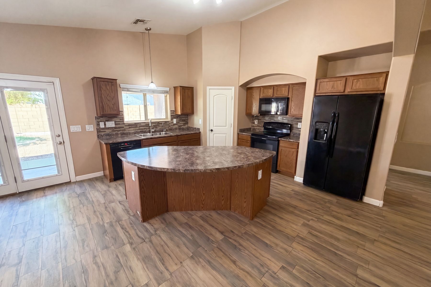 Photo 2 of 29 of 4181 S 247th Dr, Buckeye, AZ