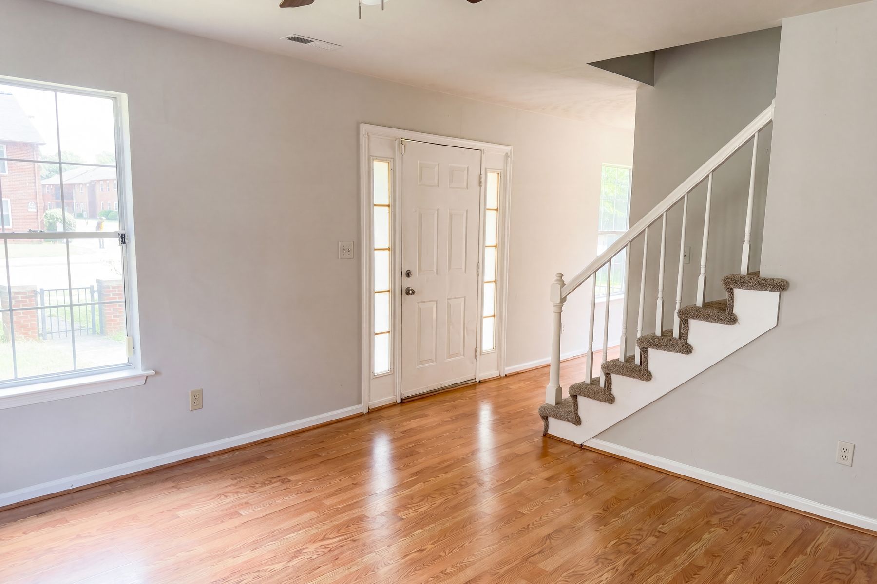 Property photo 3 of 625 E Princess Anne Rd