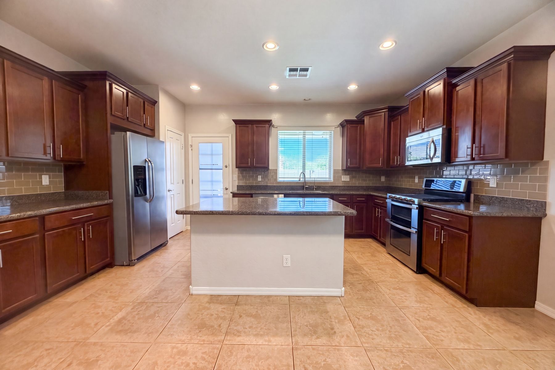 Photo 2 of 18 of 875 W Ayrshire Trl, San Tan Valley, AZ