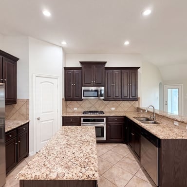 Property photo 2 of 709 Ravenwood Dr