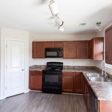 Property photo 2 of 719 Cannonsburg Dr