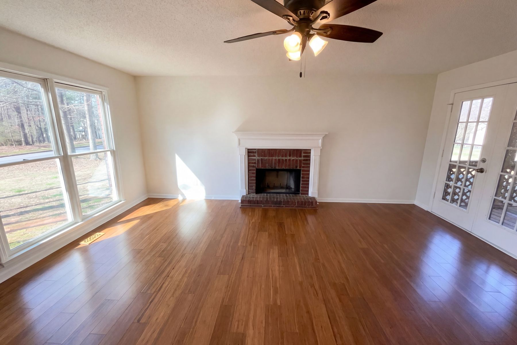 Property photo 3 of 1012 Crown Corners Dr