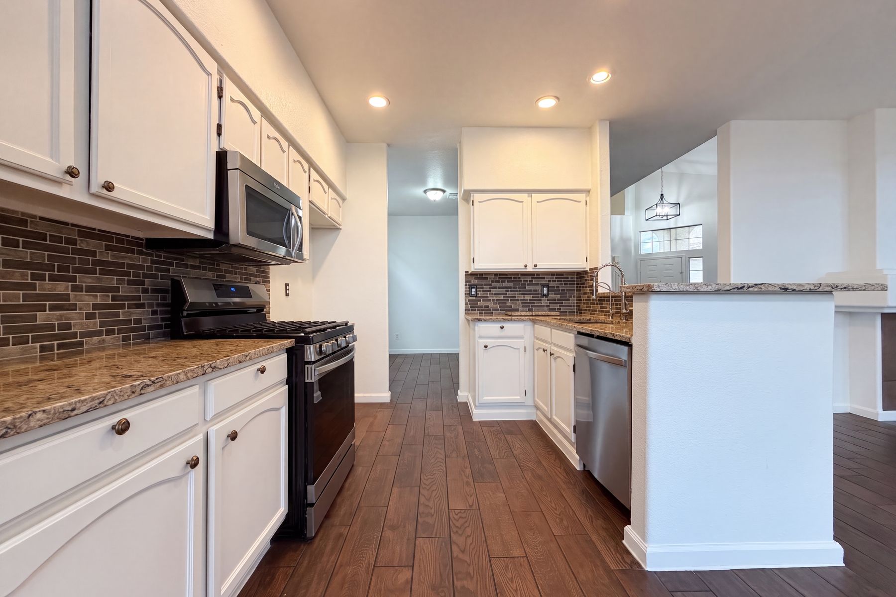Photo 2 of 22 of 7504 Holloran Ct, Las Vegas, NV