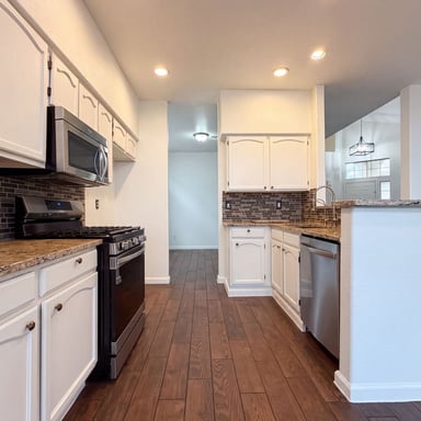 Property photo 2 of 7504 Holloran Ct