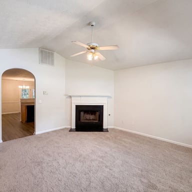 Property photo 3 of 10543 Crabtree Dr