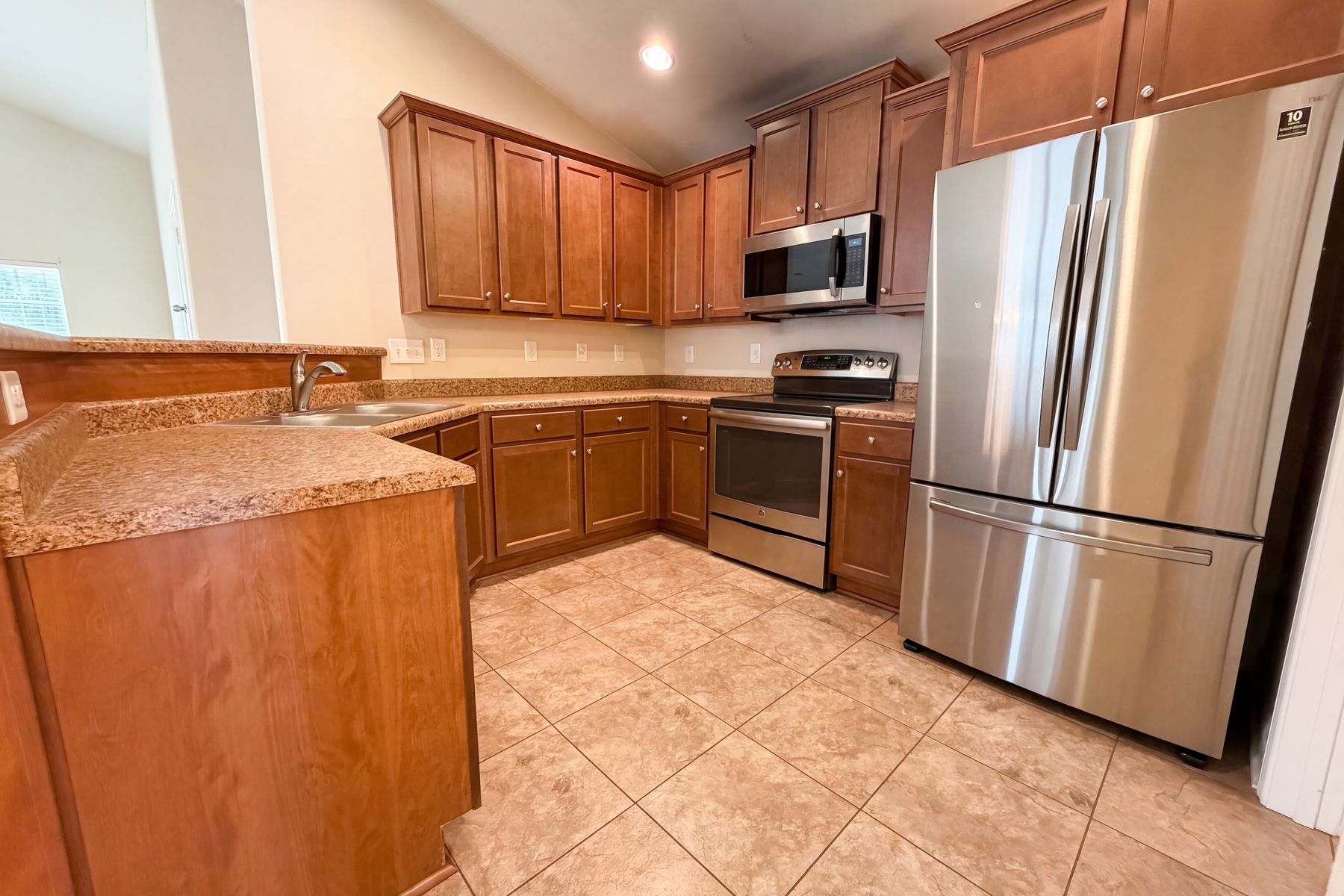 Photo 2 of 17 of 316 Vincent St, Alabaster, AL