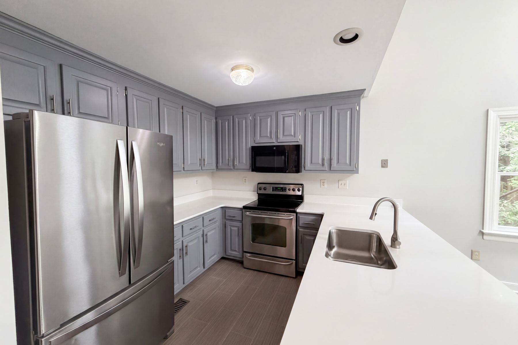 Photo 2 of 21 of 5517 W Bay Ct, Midlothian, VA