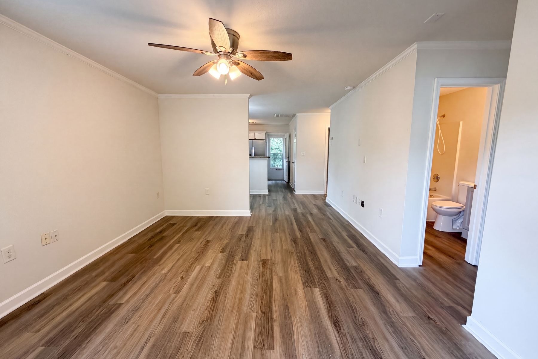Property photo 3 of 946 Olde Towne Way