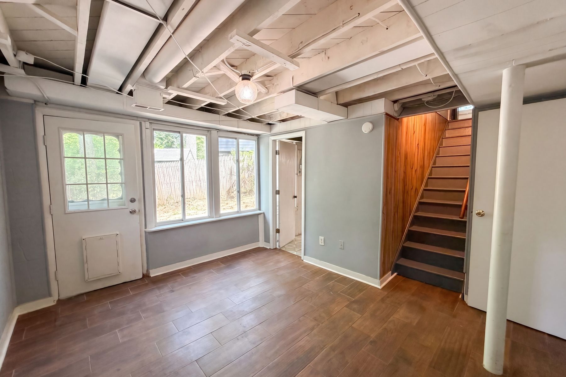Property photo 3 of 4027 Lawrence Ave