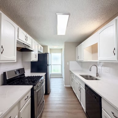 Property photo 2 of 5602 Briarwood Forest Dr