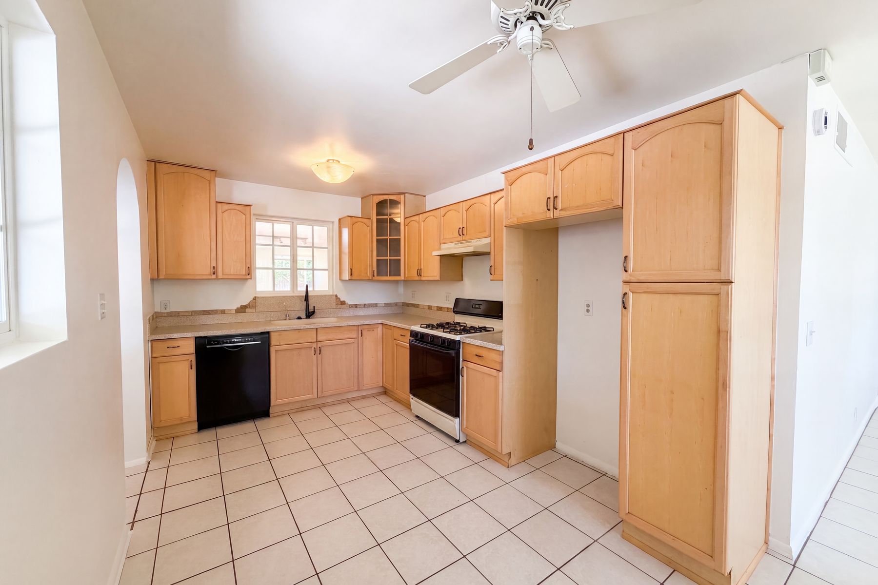 Photo 2 of 21 of 1426 E Williams St, Tempe, AZ