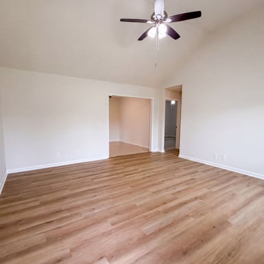 Property photo 3 of 7502 Lone Eagle Dr