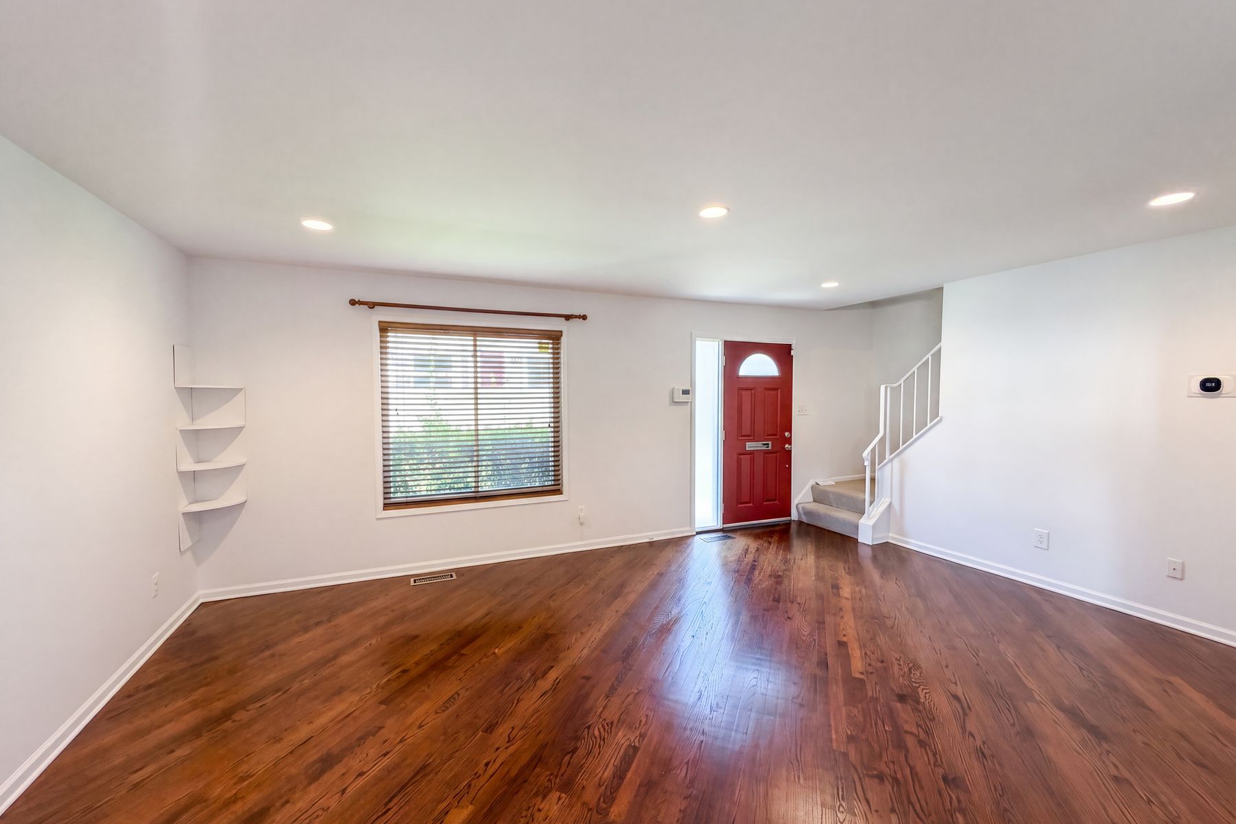 Property photo 3 of 9983 Ridgeline Dr
