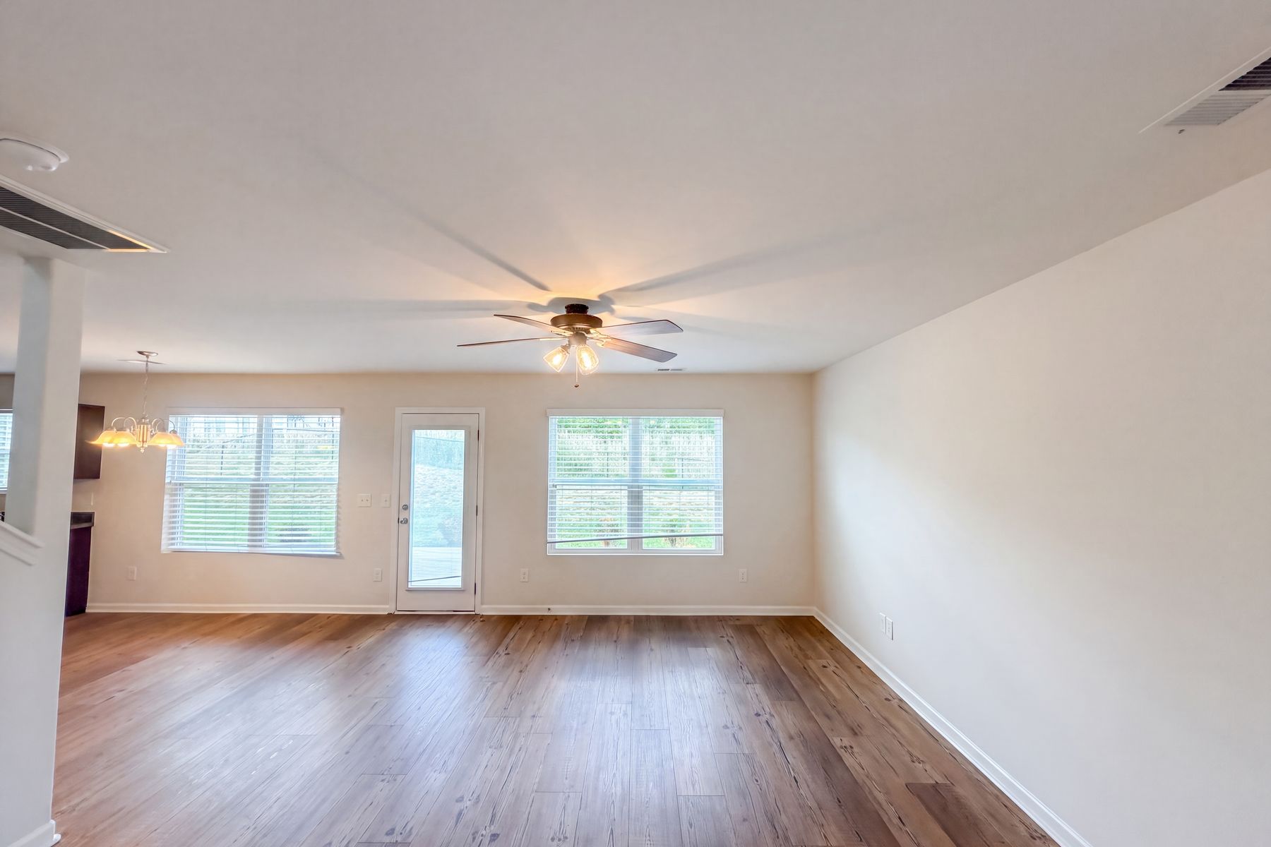 Property photo 3 of 1134 Aster Way