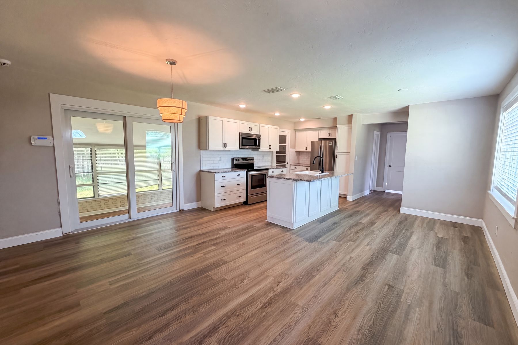 Photo 2 of 15 of 1521 W River Shore Way, Tampa, FL