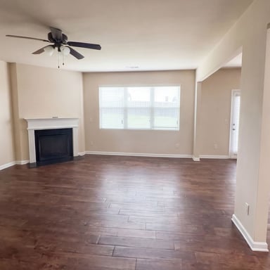 Property photo 3 of 8496 Glenview St