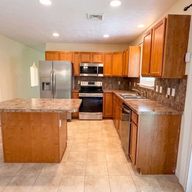 Property photo 2 of 814 Clearview Dr