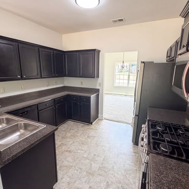 Property photo 2 of 212 Summergate Ln