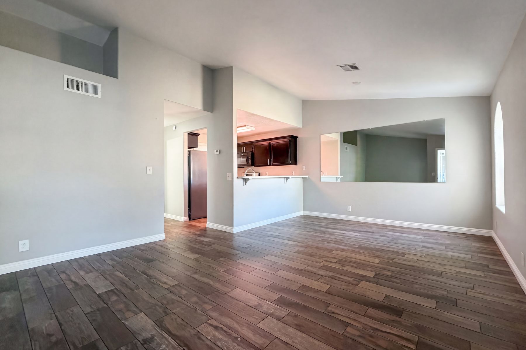 Property photo 3 of 1800 Edmond St Unit 224
