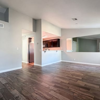 Property photo 3 of 1800 Edmond St Unit 224