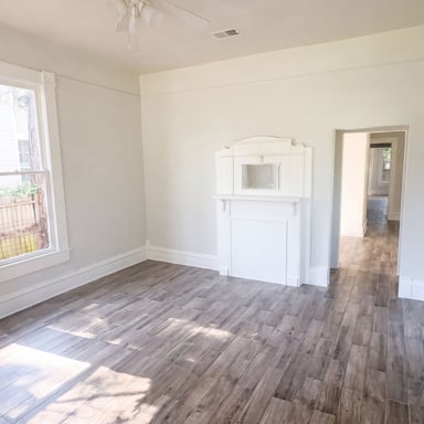 Property photo 3 of 809 Mary St