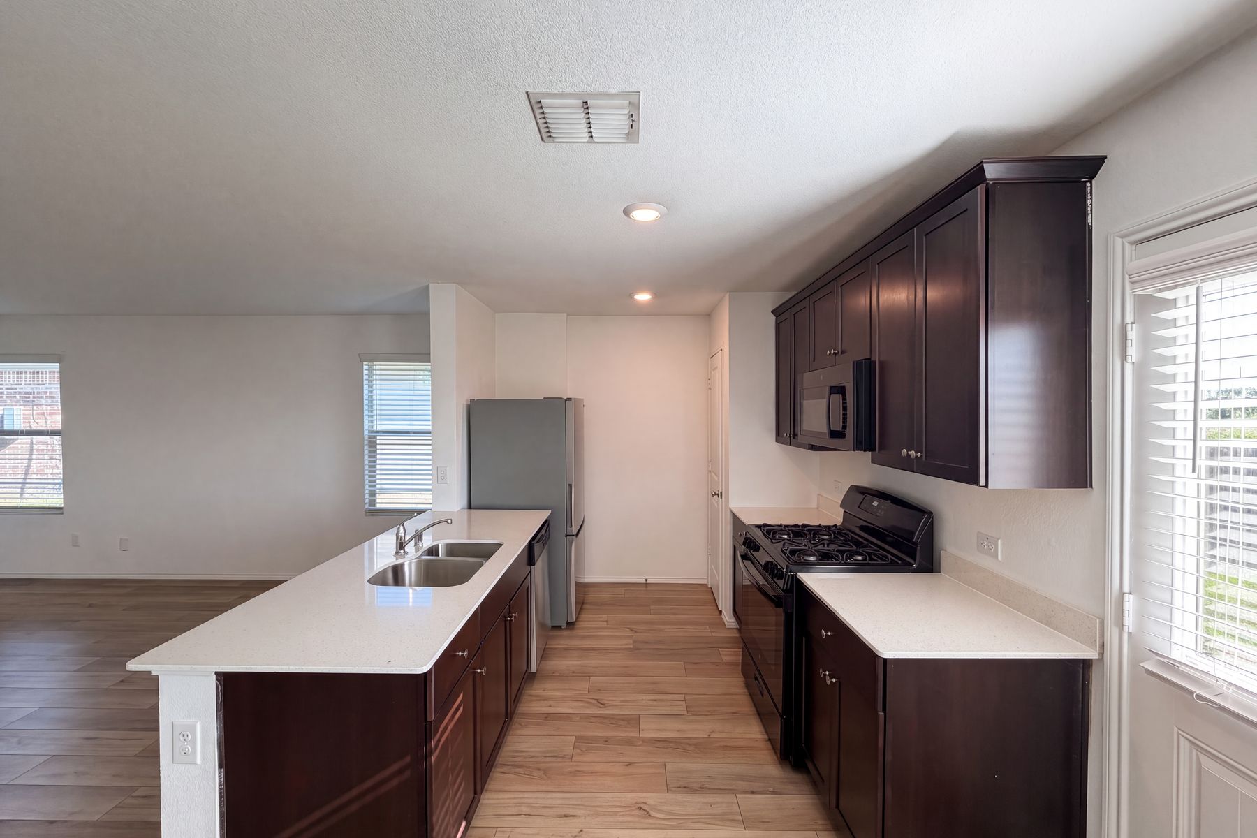 Photo 2 of 17 of 14524 Camino Real Dr, Haslet, TX