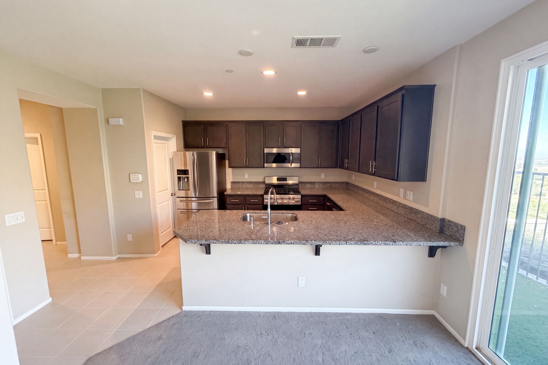 Photo 2 of 30 of 3885 Iron Mountain Cir, Jurupa Valley, CA