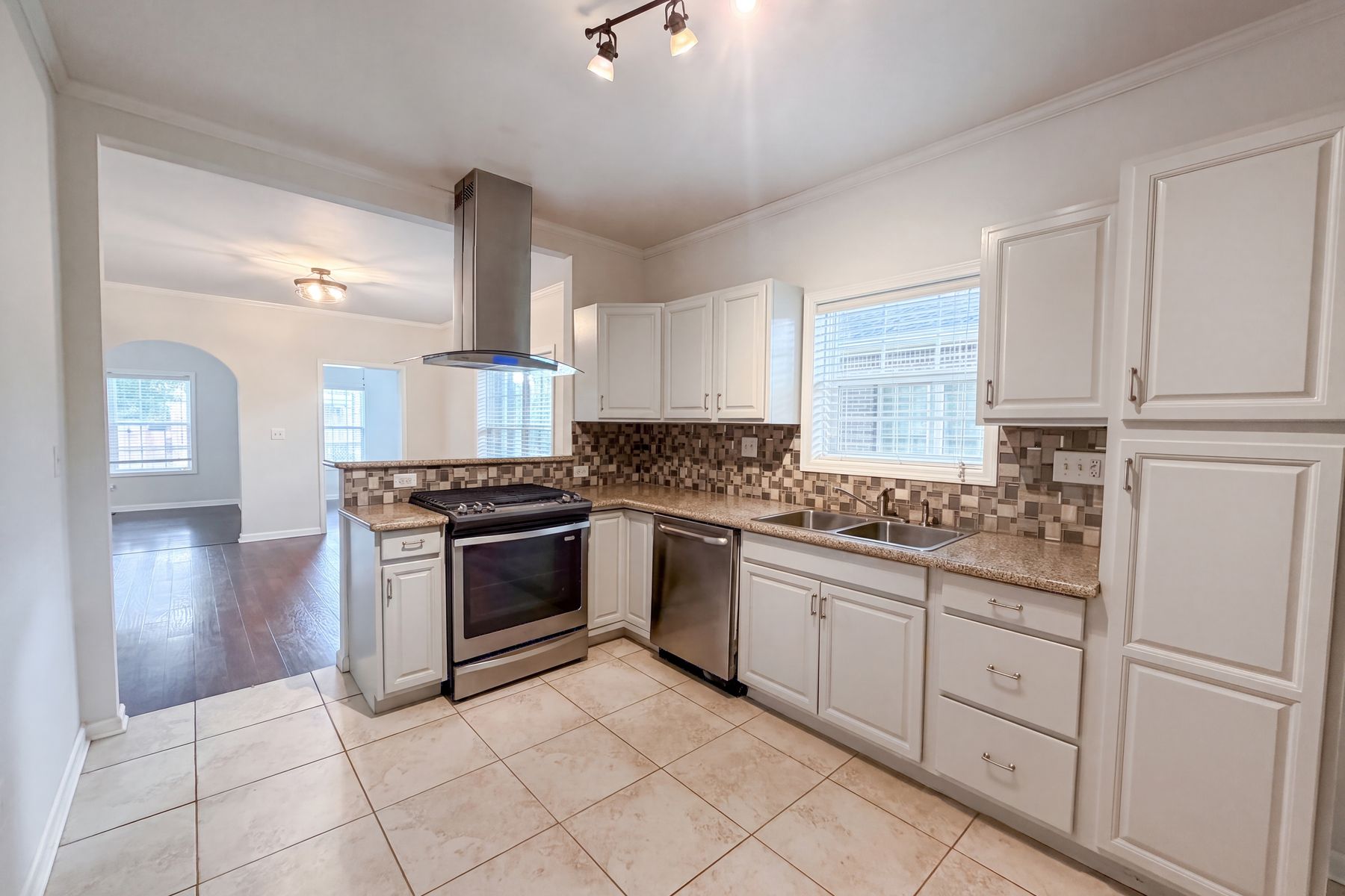 Photo 2 of 21 of 1773 Sylvan Rd SW, Atlanta, GA
