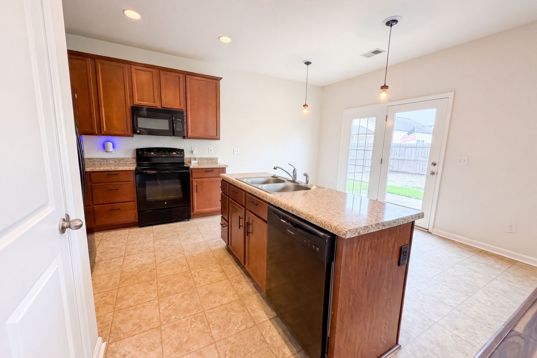 Photo 2 of 21 of 457 Stoney Field Dr, Moncks Corner, SC