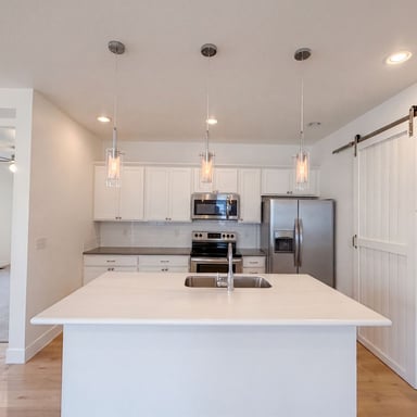 Property photo 2 of 712 N Country Trl