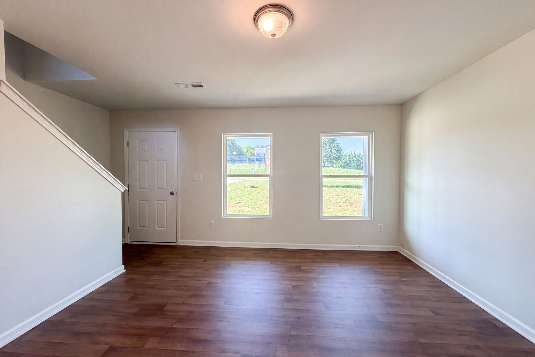 Property photo 3 of 112 Dixieland Ct