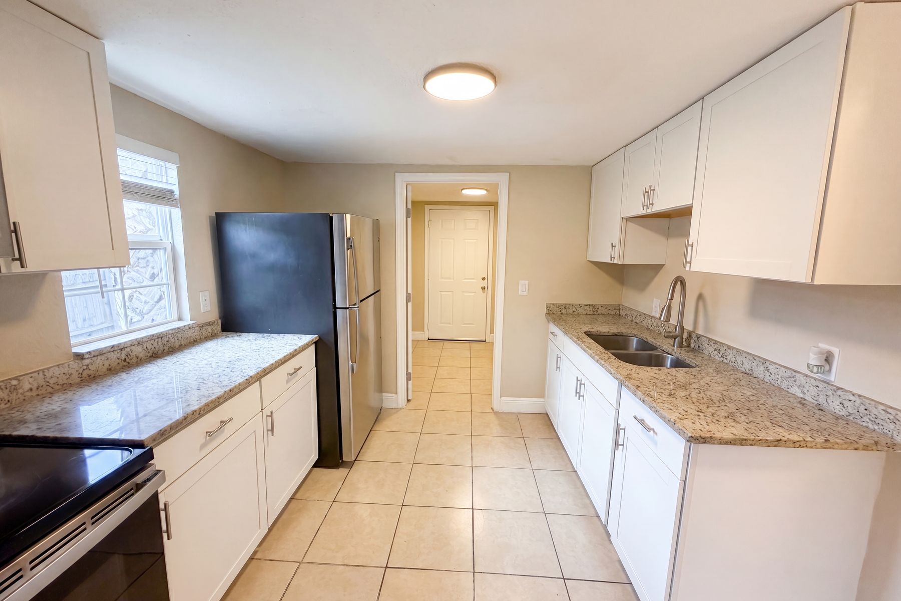Photo 2 of 23 of 1506 W 16th St, Sanford, FL