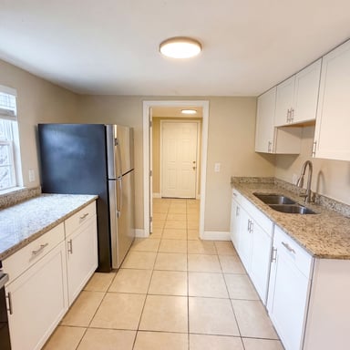 Property photo 2 of 1506 W 16th St